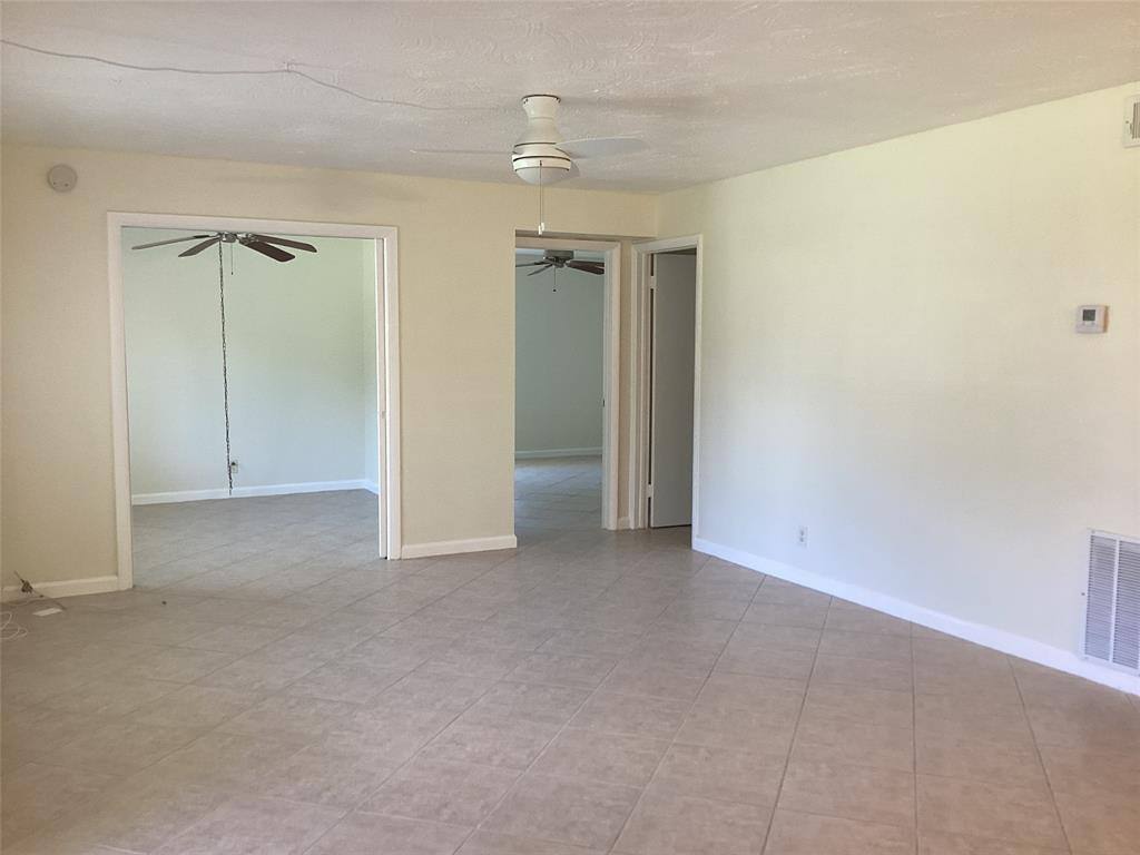 Apartment for rent at 5927 La Pinata Blvd #5927C1, Lake Worth, FL 33463