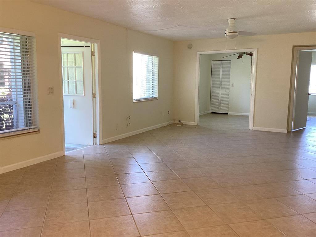Apartment for rent at 5927 La Pinata Blvd #5927C1, Lake Worth, FL 33463