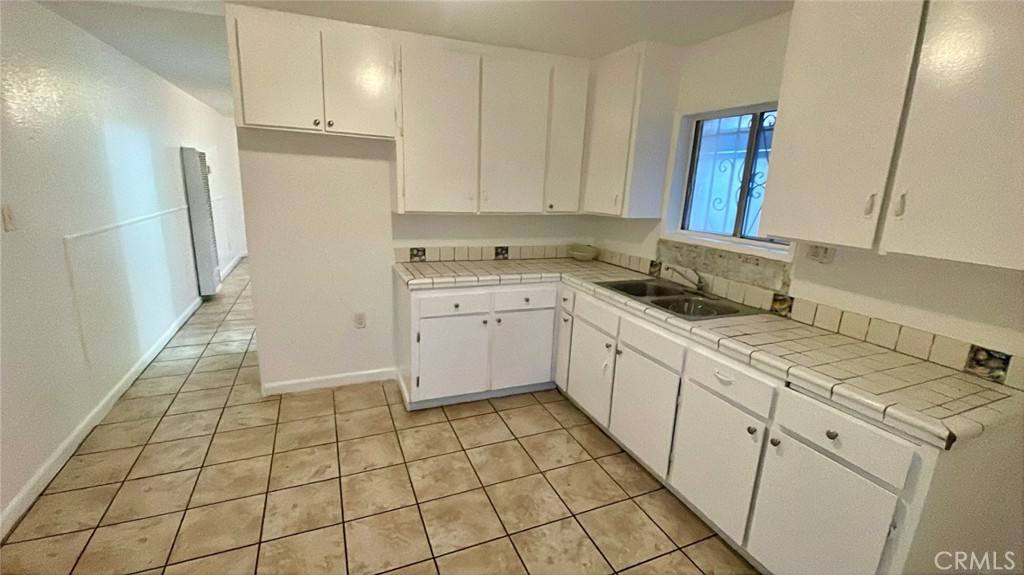 Apartment for rent at 3908 W 109th St, Inglewood, CA 90303