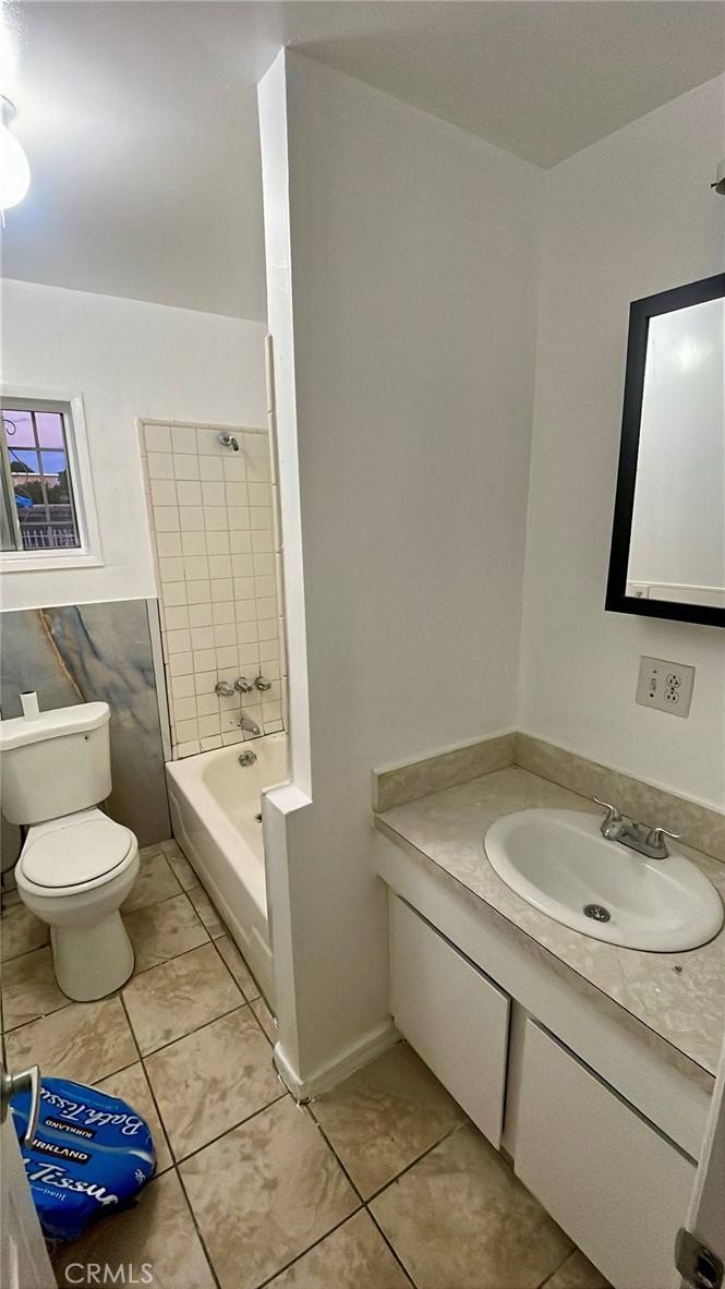 Apartment for rent at 3908 W 109th St, Inglewood, CA 90303