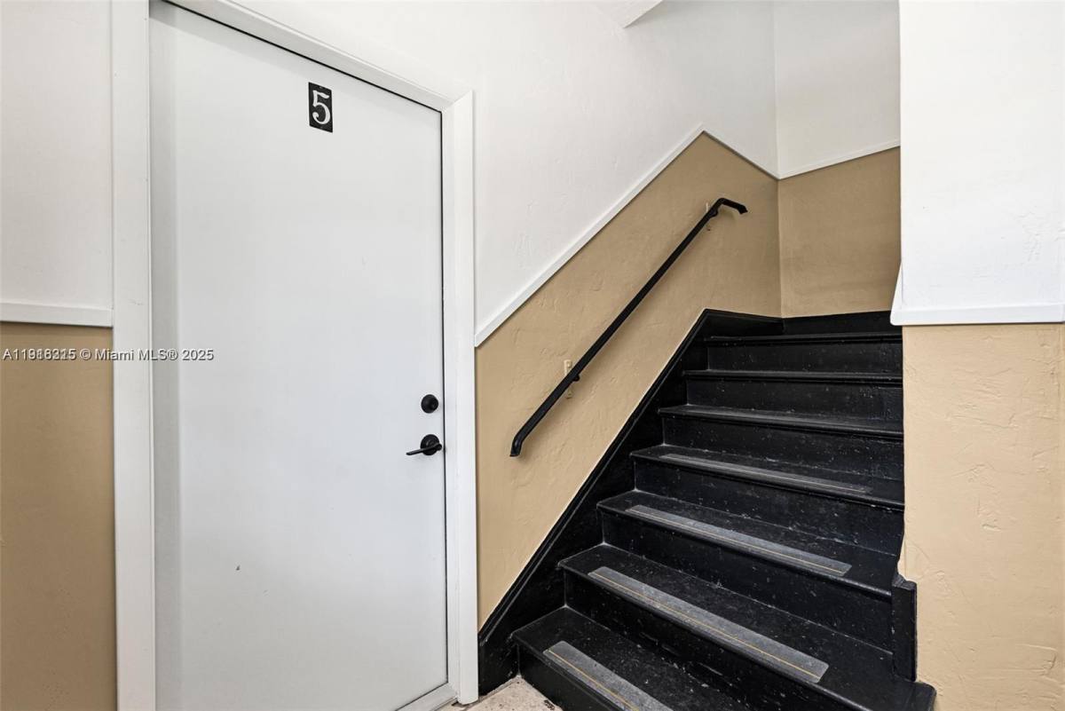 Apartment for rent at 641 10th St #641-5, Miami Beach, FL 33139