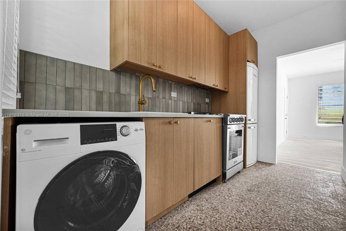 Apartment for rent at 641 10th St #641-5, Miami Beach, FL 33139