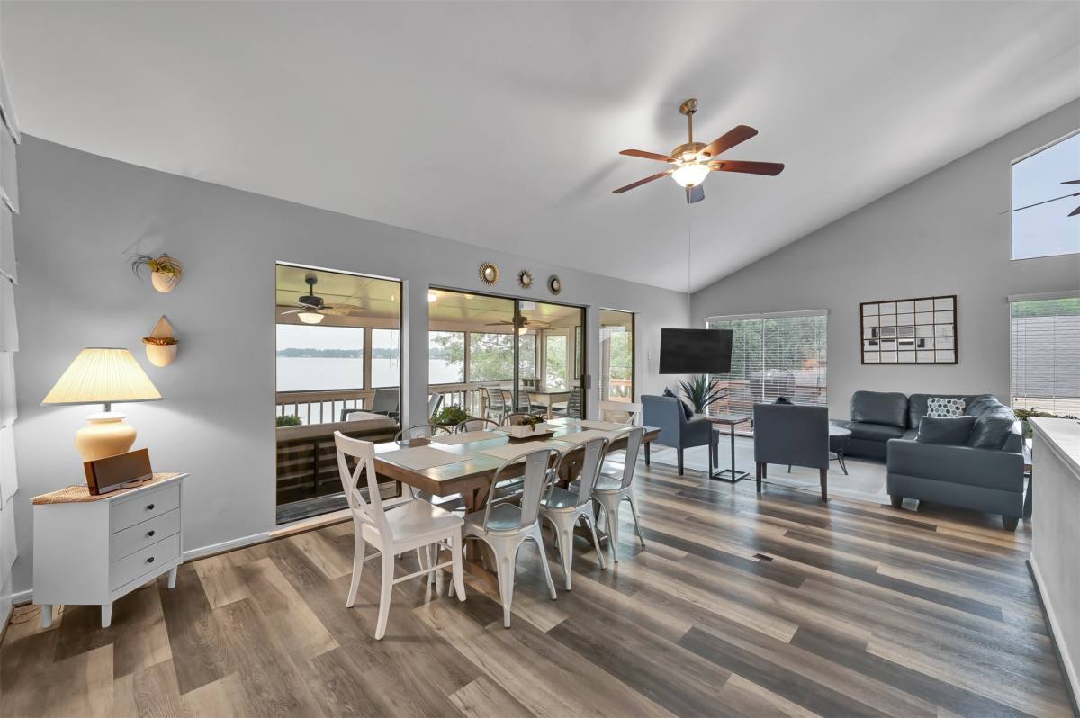 Townhouse for rent at 124 April Point Dr N #124, Montgomery, TX 77356