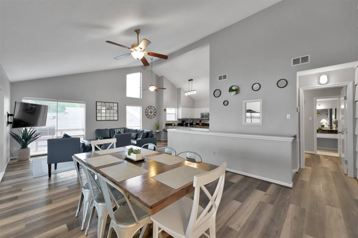 Townhouse for rent at 124 April Point Dr N #124, Montgomery, TX 77356