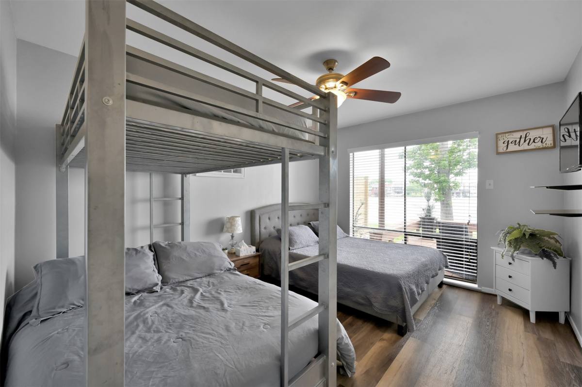 Townhouse for rent at 124 April Point Dr N #124, Montgomery, TX 77356