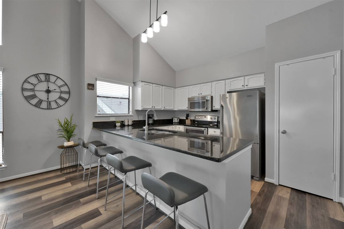 Townhouse for rent at 124 April Point Dr N #124, Montgomery, TX 77356