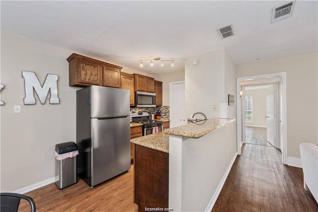 Apartment for rent at 1223 Oney Hervey Dr, College Station, TX 77840