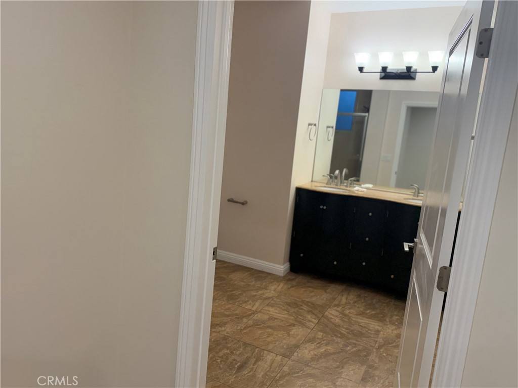 Townhouse for rent at 9951 Marcus Ave #104, Tujunga, CA 91042