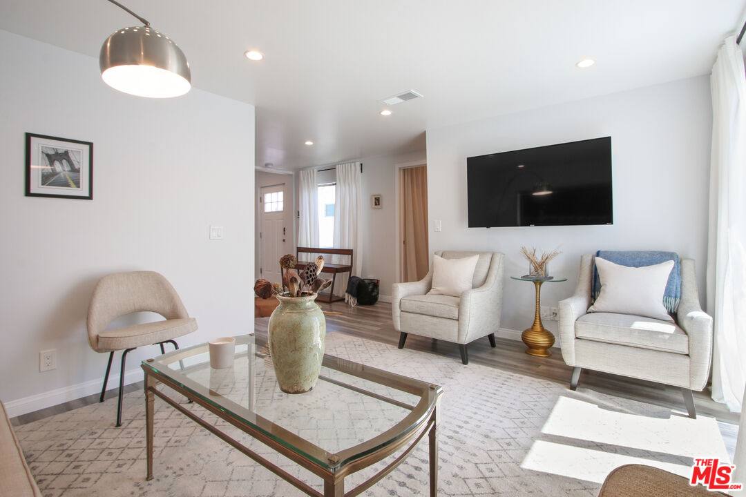 Apartment for rent at 6438 Rhea Ave, Reseda, CA 91335
