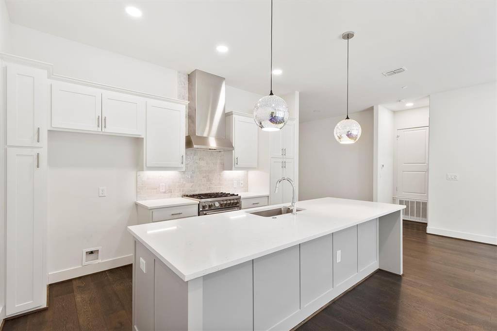 Apartment for rent at 15875 Spectrum Dr #1106, Addison, TX 75001
