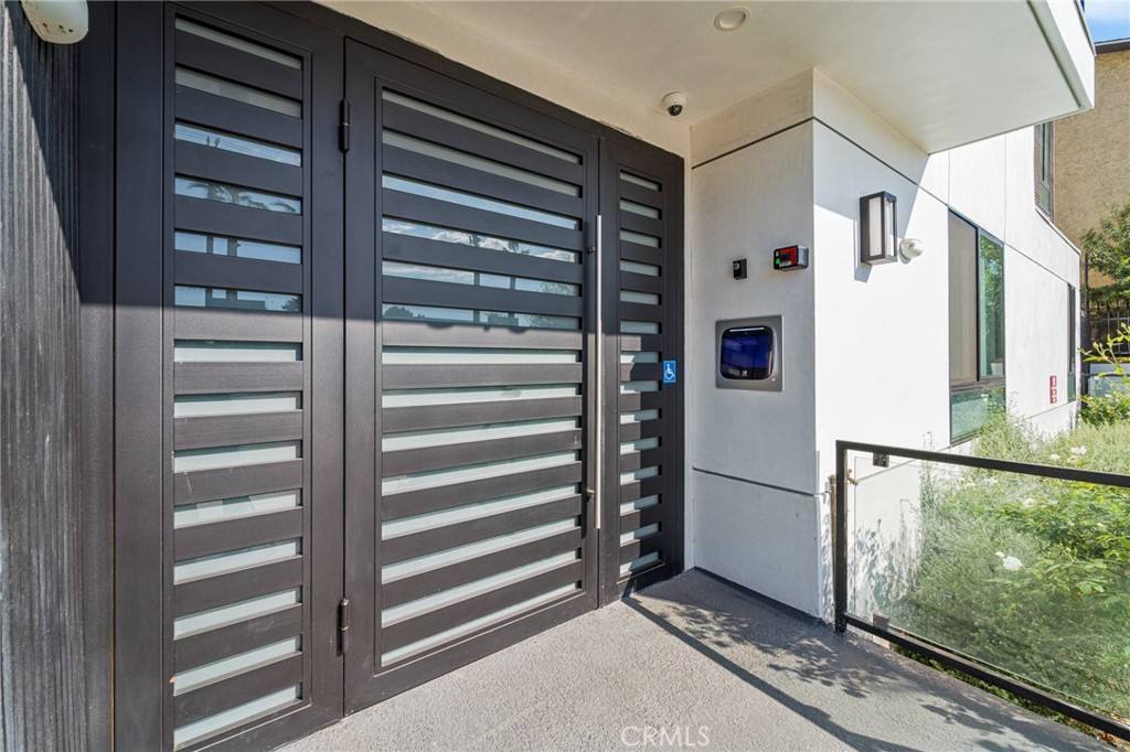 Apartment for rent at 7510 Sepulveda Blvd #101, Van Nuys, CA 91405