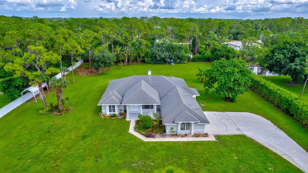 Apartment for rent at 14911 Orange Blvd, Loxahatchee, FL 33470
