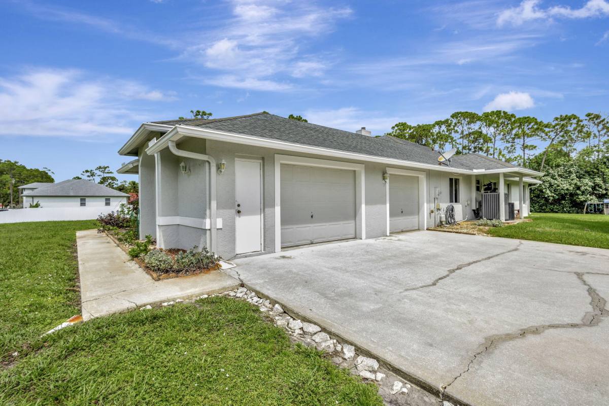 Apartment for rent at 14911 Orange Blvd, Loxahatchee, FL 33470