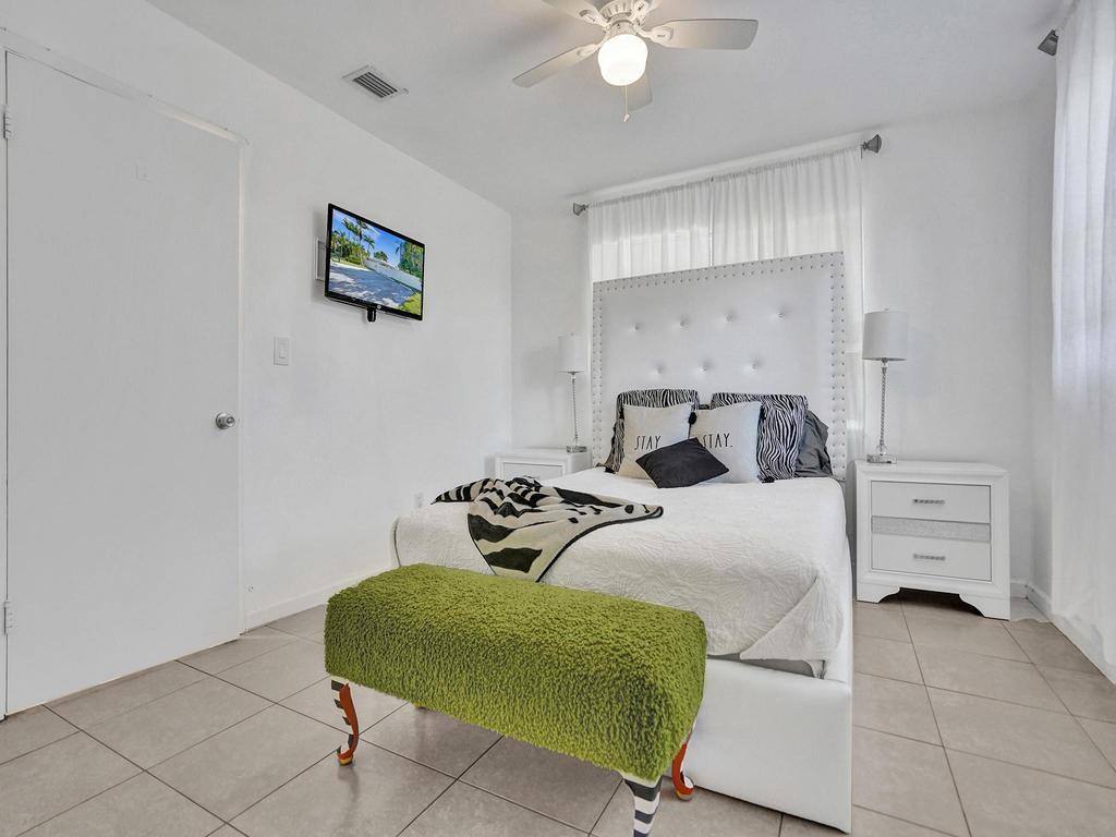 Apartment for rent at 4422 Sea Grape Dr #1, Fort Lauderdale, FL 33308