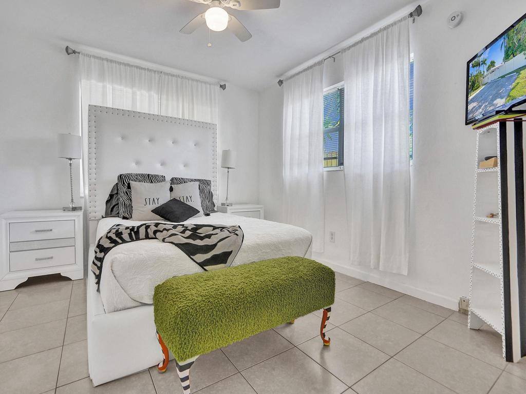 Apartment for rent at 4422 Sea Grape Dr #1, Fort Lauderdale, FL 33308