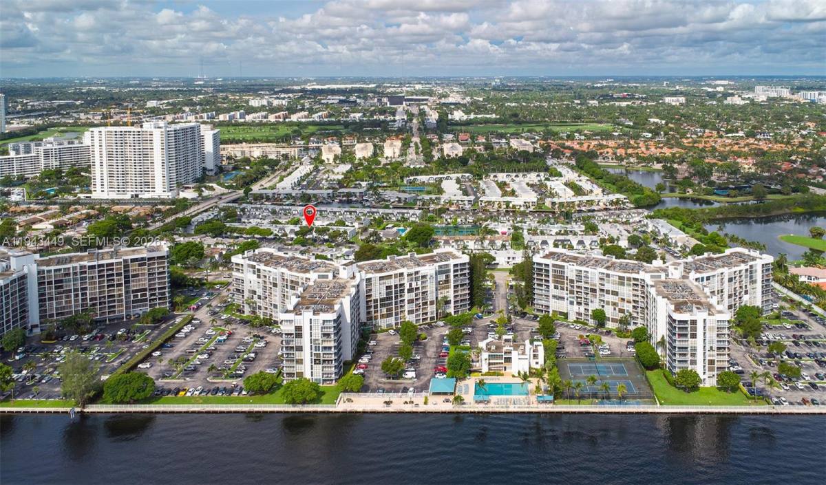 Townhouse for rent at 808 NE 27th Ave #808, Hallandale, FL 33009