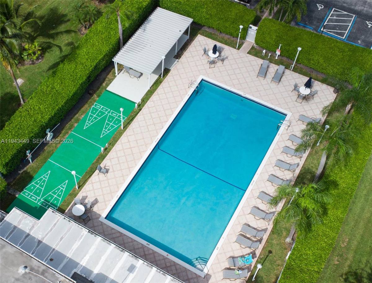 Townhouse for rent at 808 NE 27th Ave #808, Hallandale, FL 33009