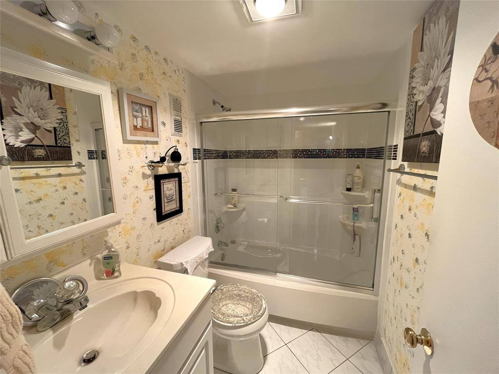 Apartment for rent at 9501 Seagrape Dr #305, Fort Lauderdale, FL 33324