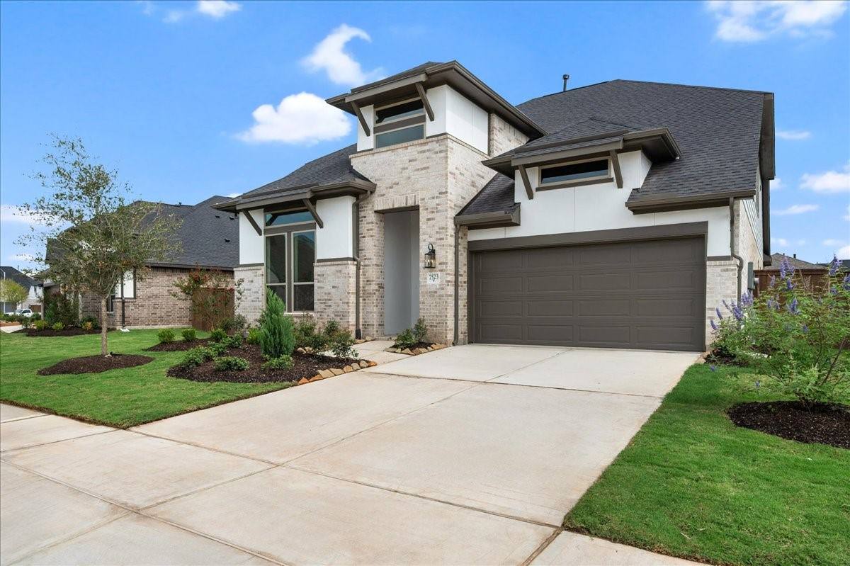 Apartment for rent at 7523 Mariposa Way, Katy, TX 77493