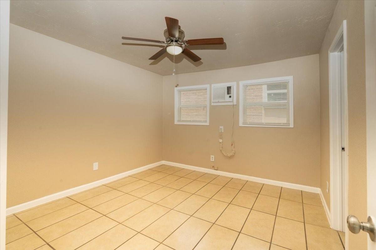 Apartment for rent at 3045 Golfcrest Blvd #25, Houston, TX 77087