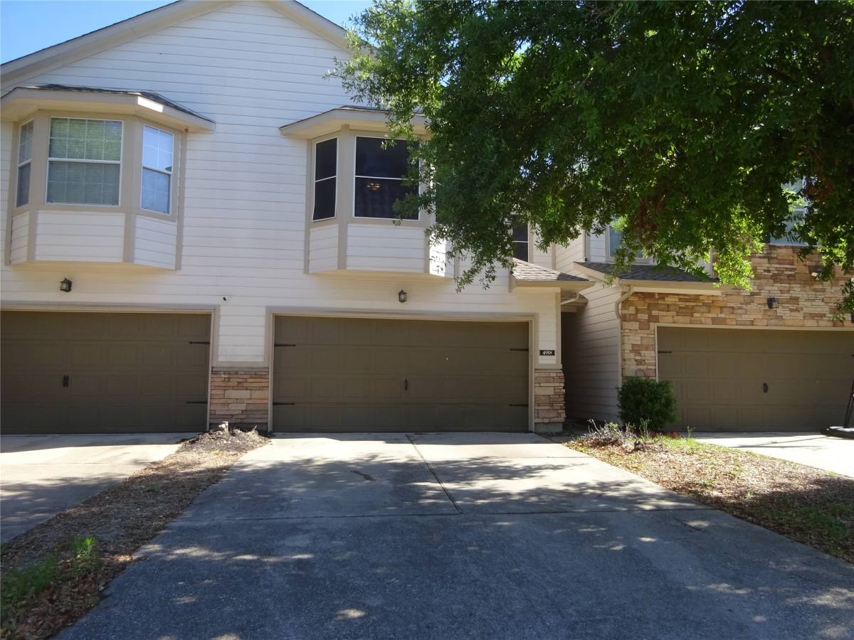 Townhouse for rent at 4918 Landward Lane, Houston, TX 77086