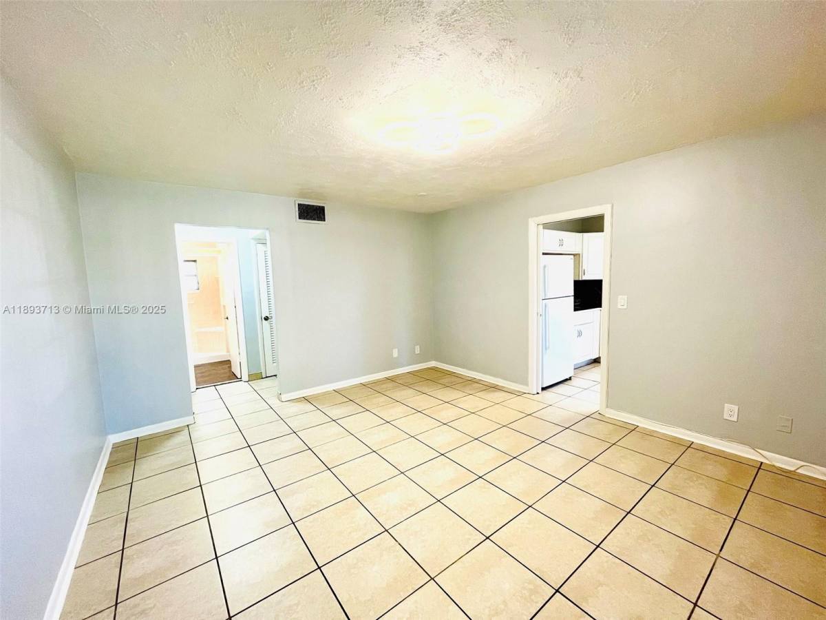 Apartment for rent at 1050 Atlantic Shores Blvd #108, Hallandale, FL 33009