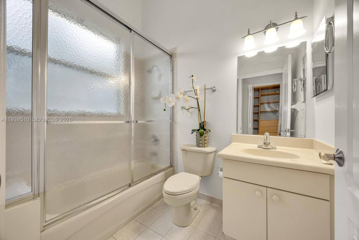 Apartment for rent at 18322 SW 94th Court, Miami, FL 33157
