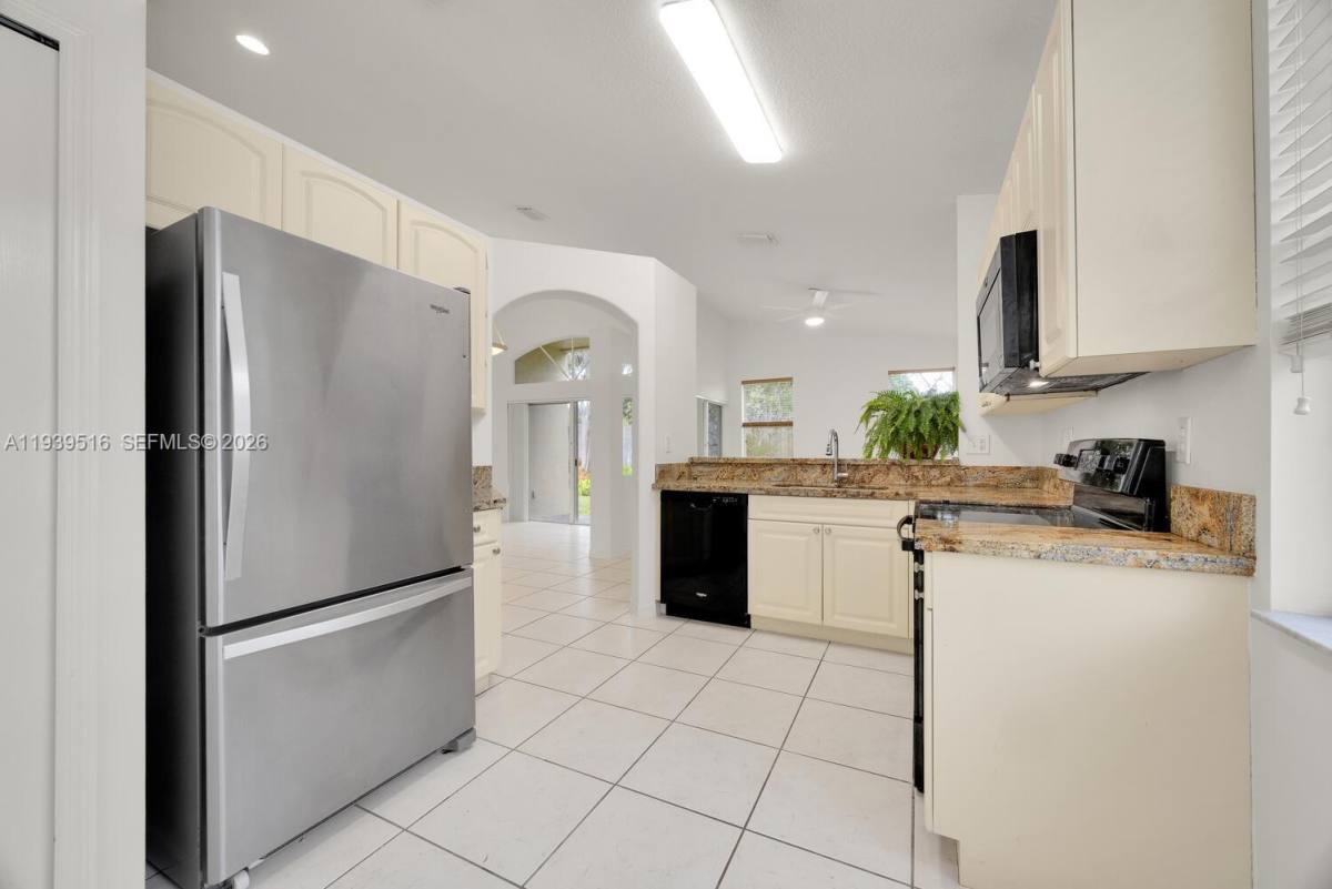 Apartment for rent at 18322 SW 94th Court, Miami, FL 33157