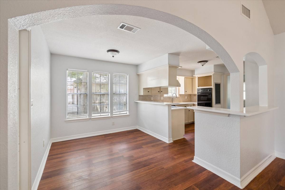 Apartment for rent at 23906 Northcrest Dr, Spring, TX 77389