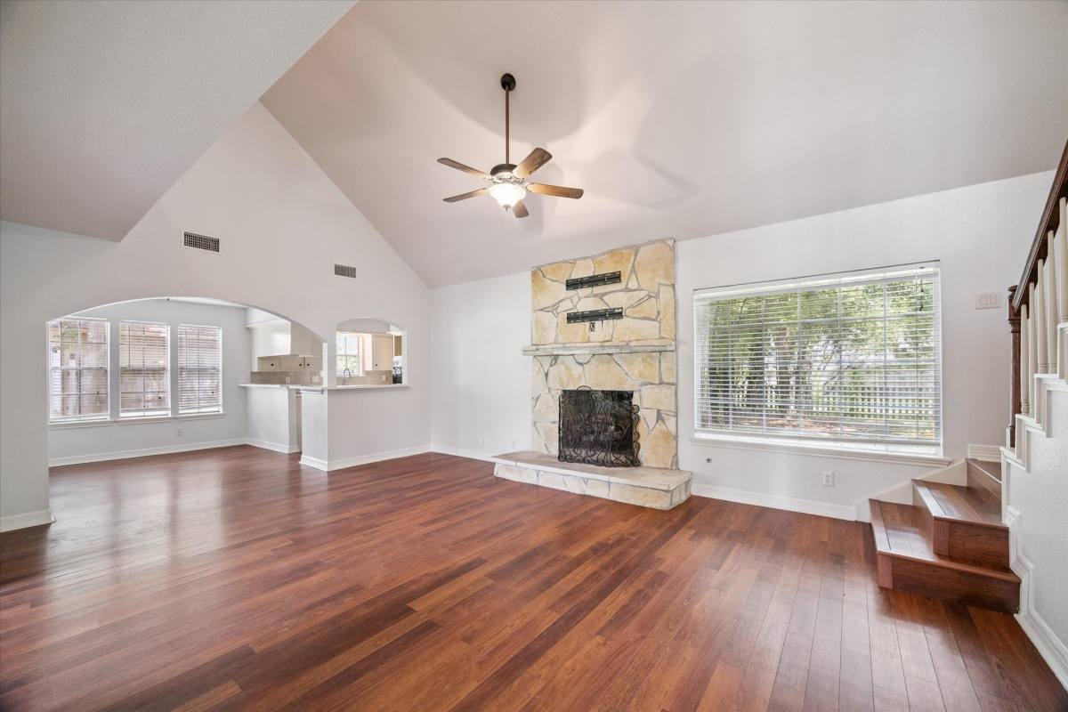 Apartment for rent at 23906 Northcrest Dr, Spring, TX 77389