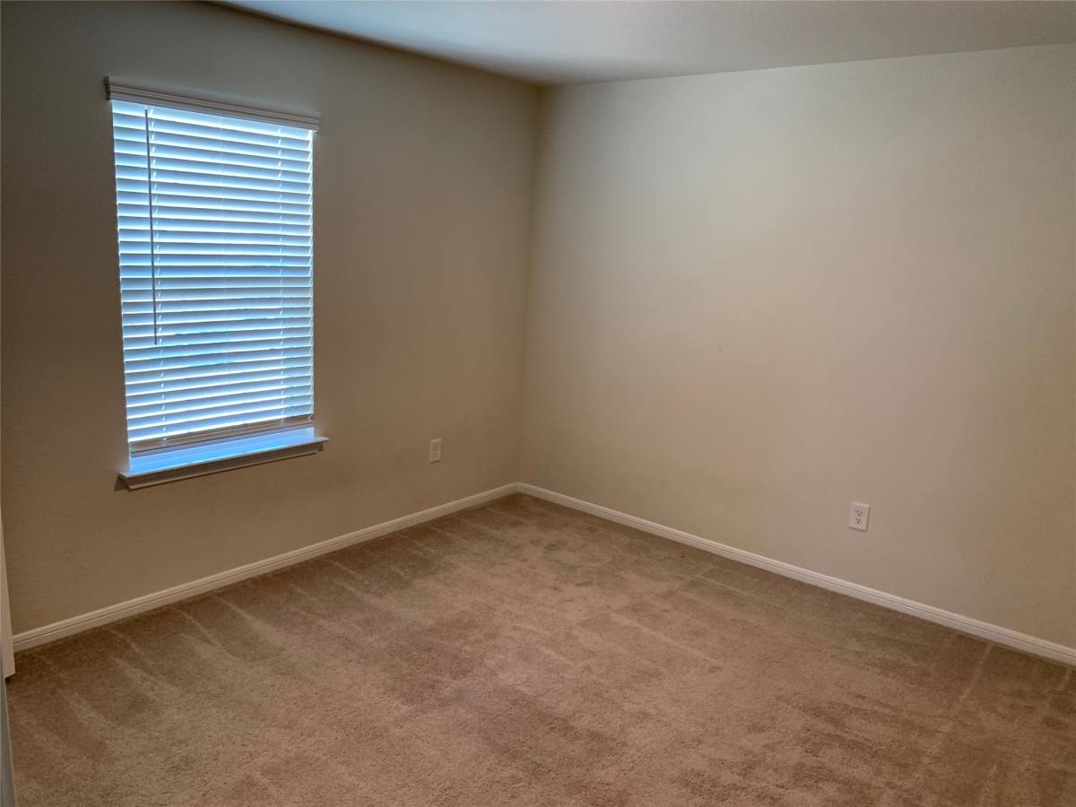 Apartment for rent at 4622 Falling Sun Dr, Houston, TX 77069