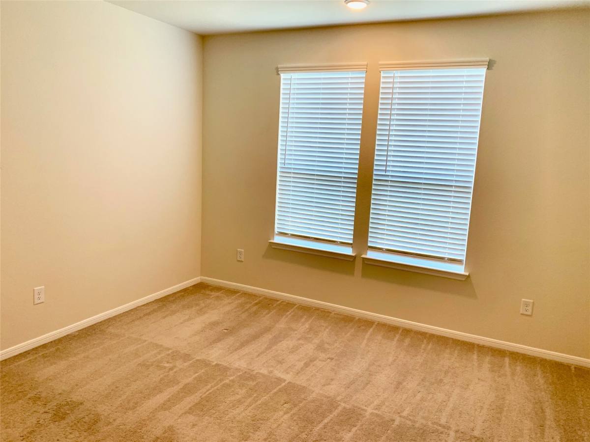Apartment for rent at 4622 Falling Sun Dr, Houston, TX 77069