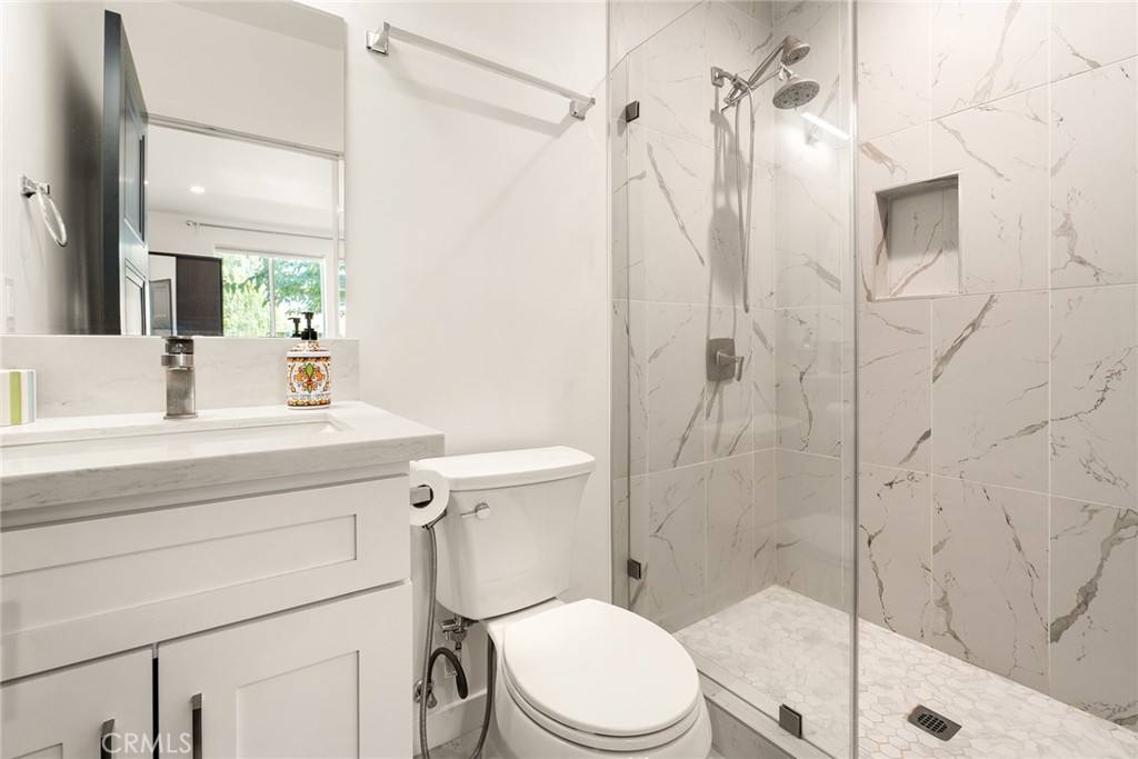 Apartment for rent at 6624 Dannyboyar Ave, West Hills, CA 91307