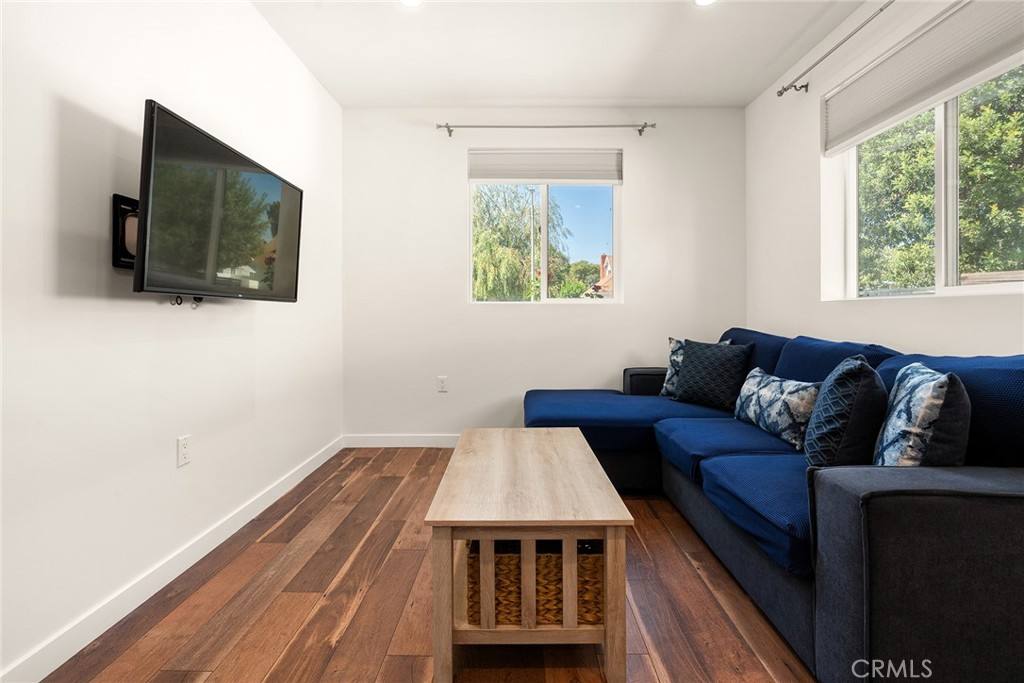 Apartment for rent at 6624 Dannyboyar Ave, West Hills, CA 91307
