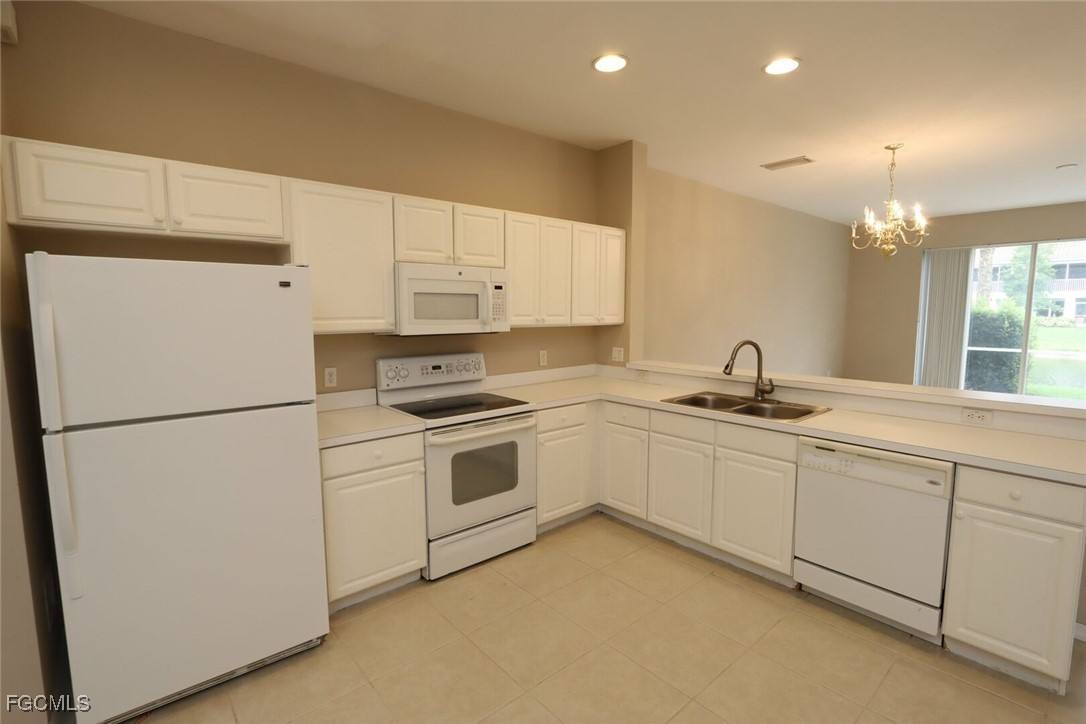 Townhouse for rent at 1172 Oxford Lane #27, Naples, FL 34105