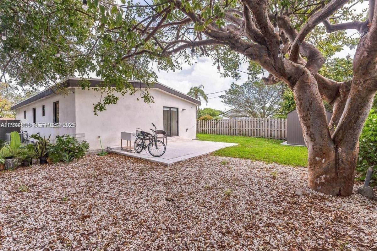 Apartment for rent at 944 NW 64th St #944, Miami, FL 33150