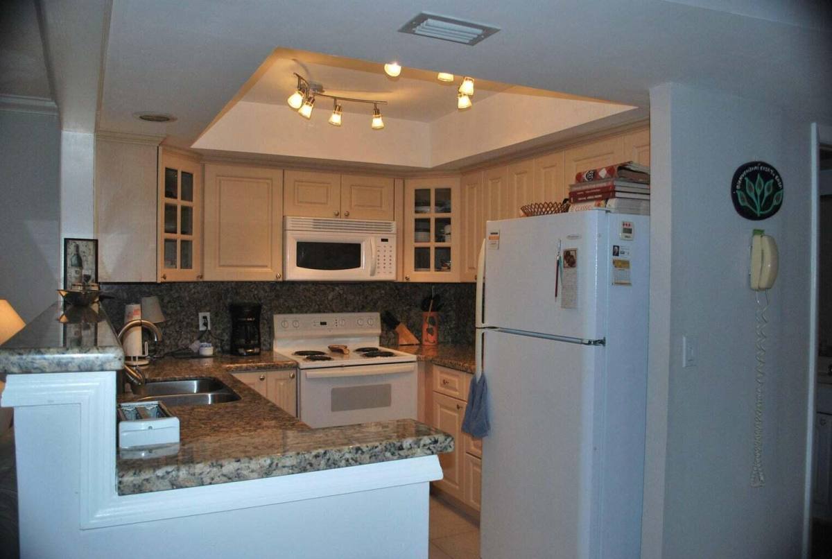 Apartment for rent at 100 Lehane Terrace #26, North Palm Beach, FL 33408