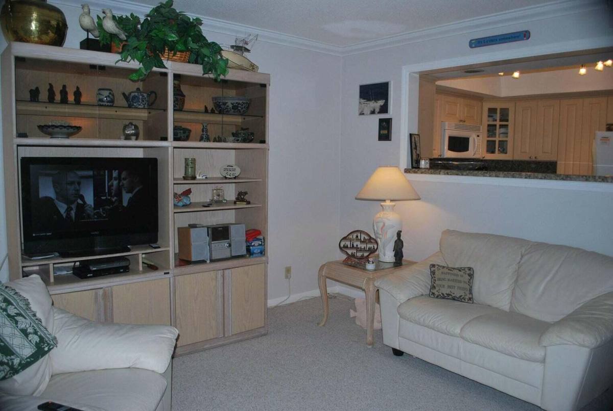 Apartment for rent at 100 Lehane Terrace #26, North Palm Beach, FL 33408