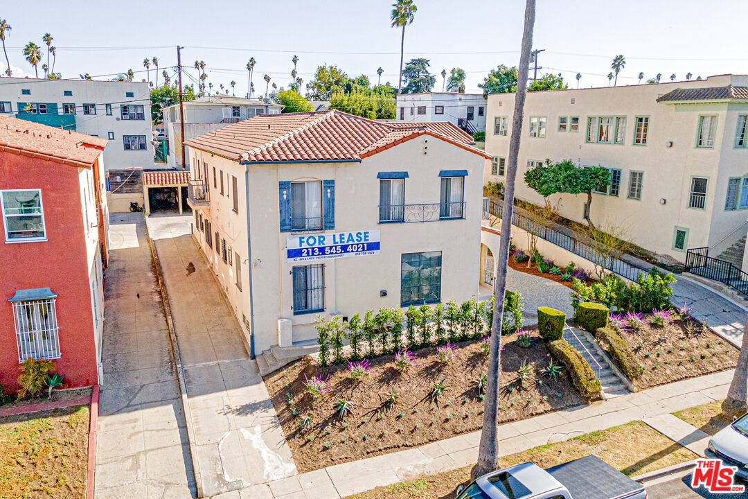 Apartment for rent at 1152 S Bronson Ave, Los Angeles, CA 90019