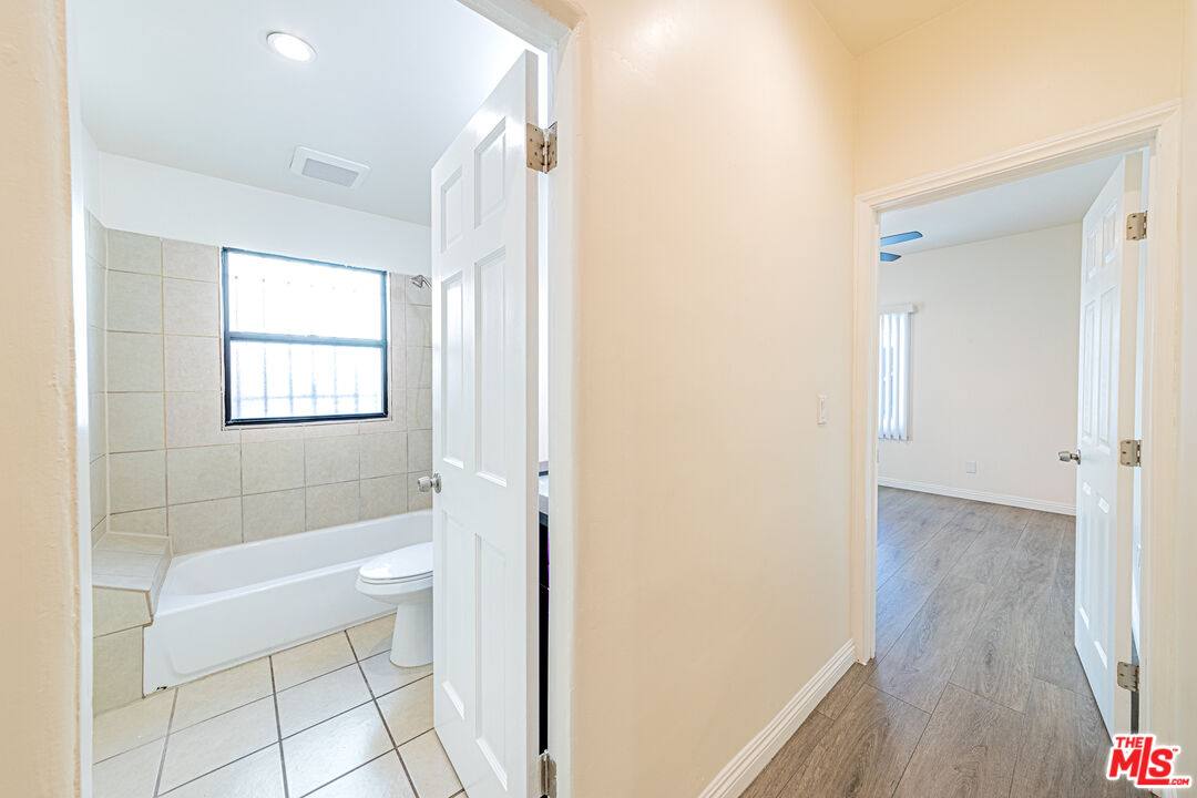 Apartment for rent at 1152 S Bronson Ave, Los Angeles, CA 90019