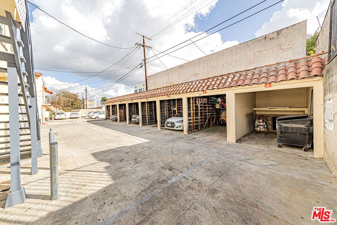 Apartment for rent at 1152 S Bronson Ave, Los Angeles, CA 90019
