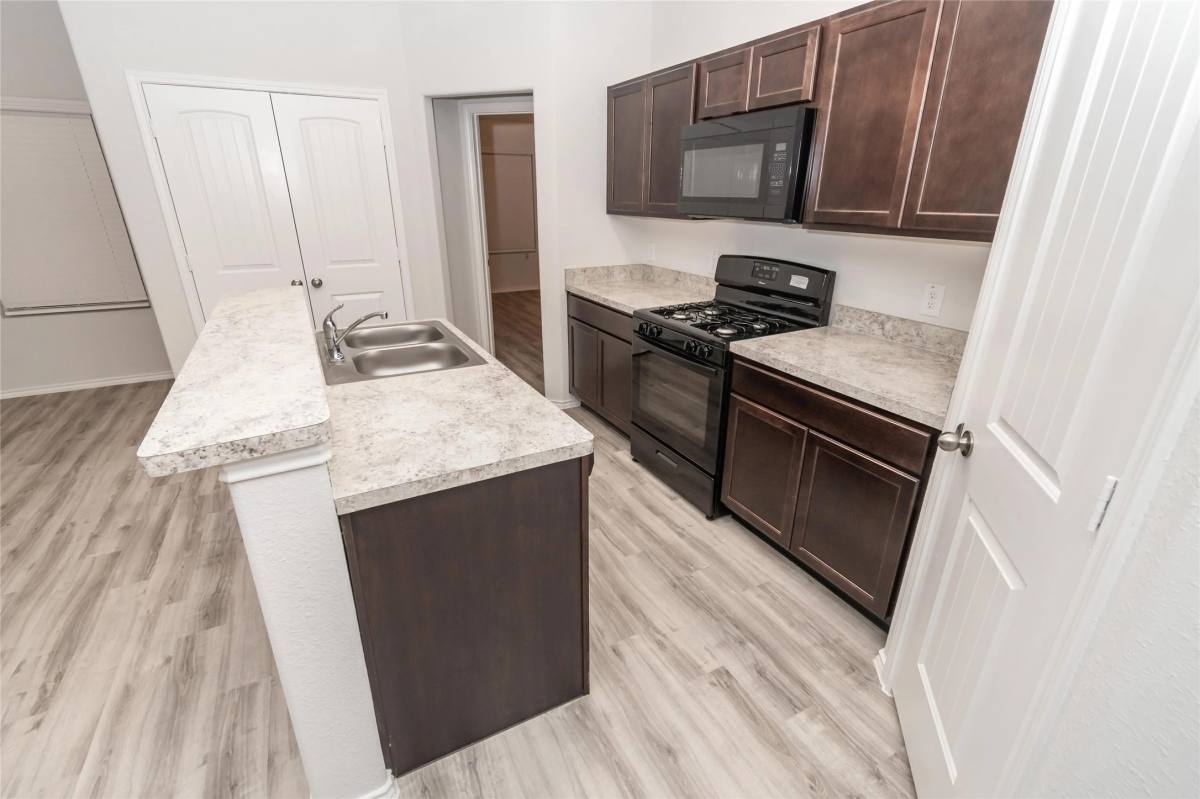 Apartment for rent at 8602 Wilkins Oaks Dr, Houston, TX 77028