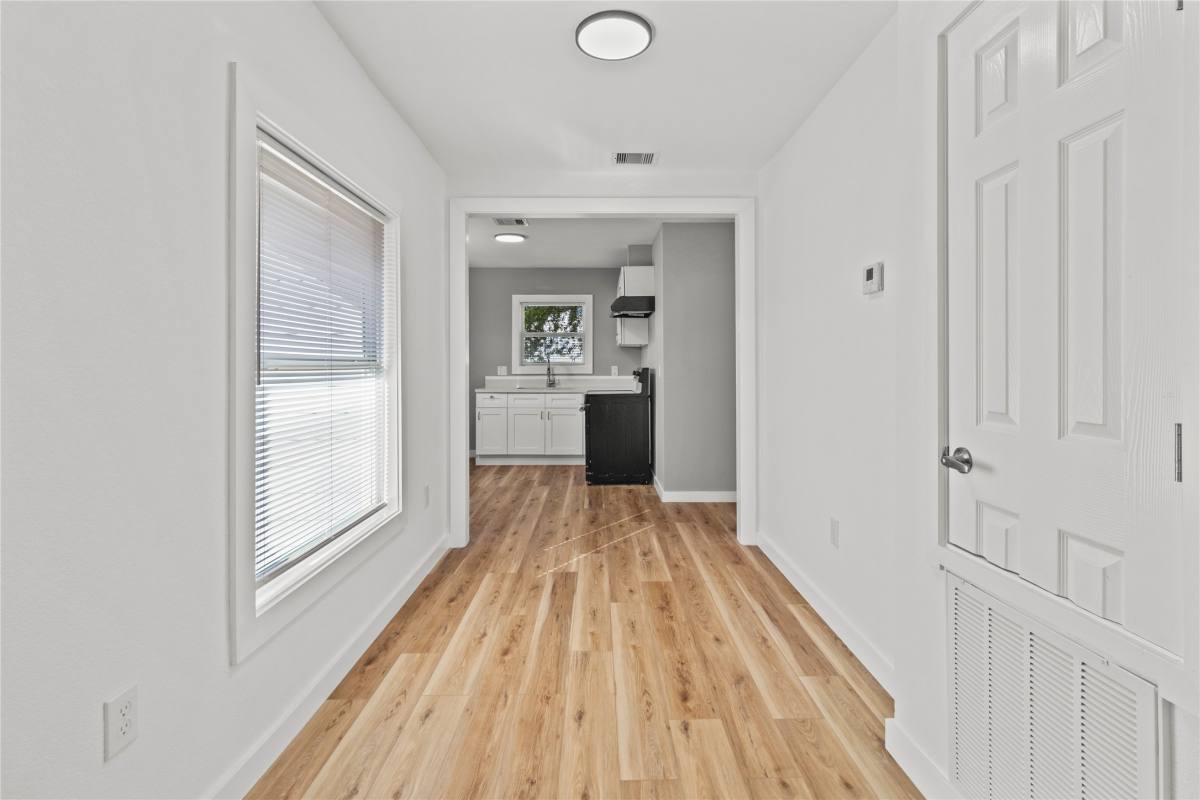 Apartment for rent at 1717 W 4th St, Freeport, TX 77541