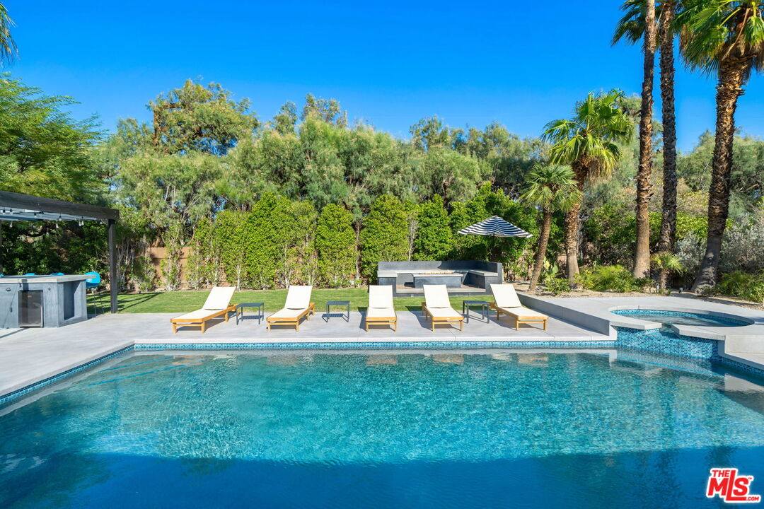 Apartment for rent at 2660 N Farrell Dr, Palm Springs, CA 92262