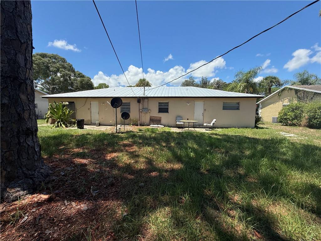 Apartment for rent at 1516 41st Ave, Vero Beach, FL 32960
