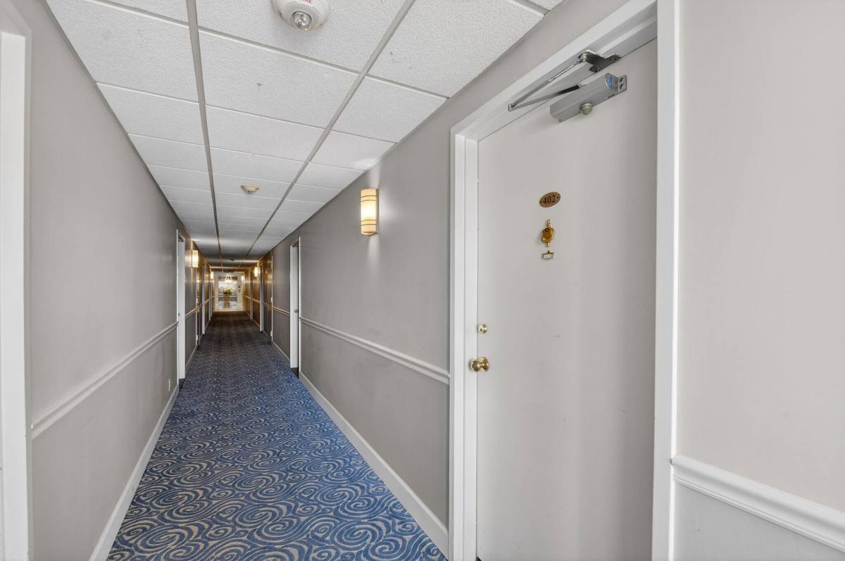 Apartment for rent at 2600 N Flagler Dr #402, West Palm Beach, FL 33407