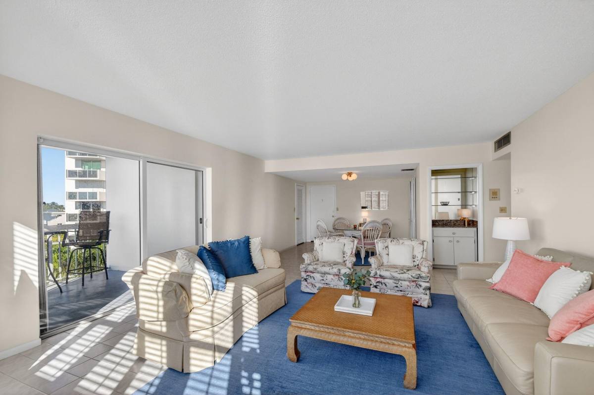 Apartment for rent at 2600 N Flagler Dr #402, West Palm Beach, FL 33407
