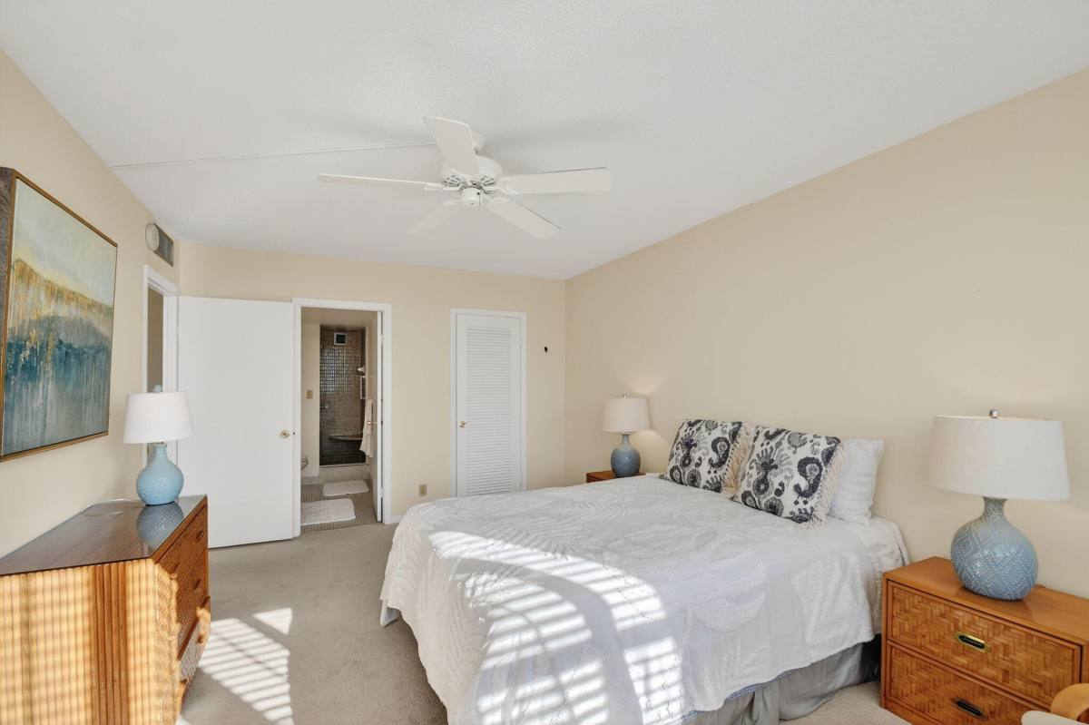 Apartment for rent at 2600 N Flagler Dr #402, West Palm Beach, FL 33407