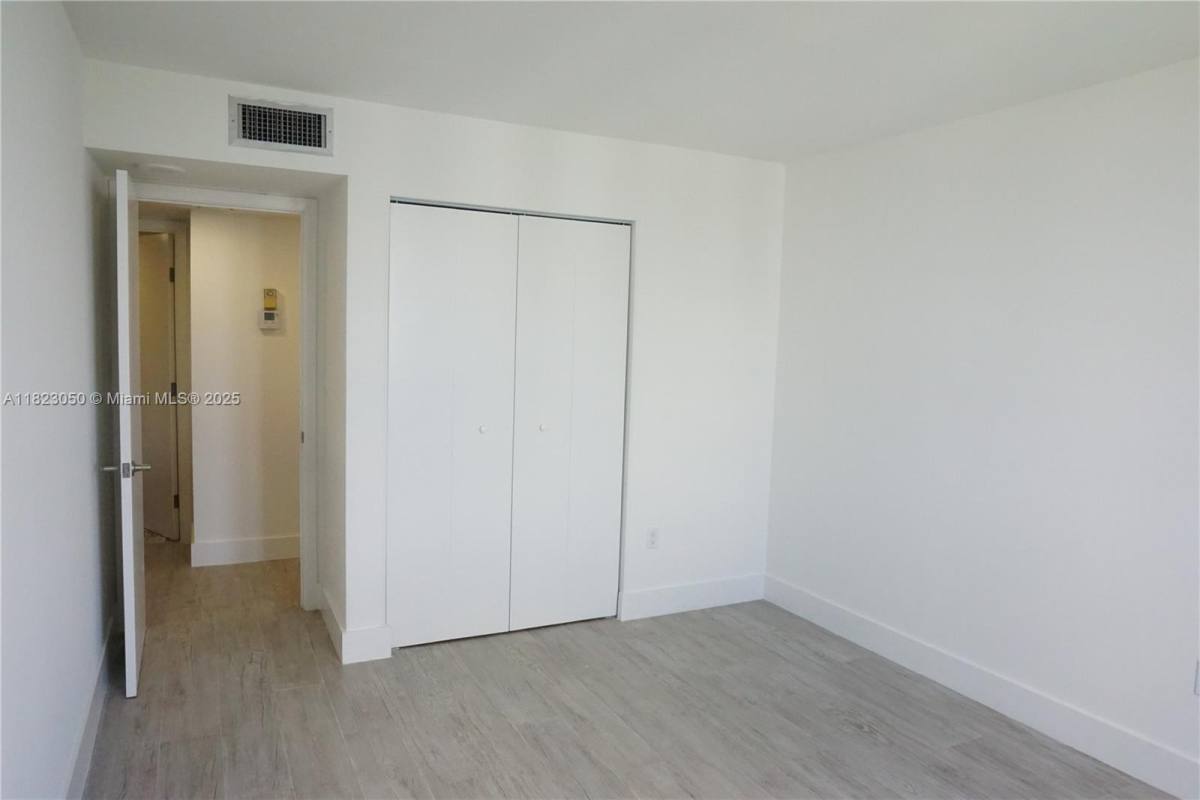 Apartment for rent at 2851 NE 183rd St #28511812E, North Miami Beach, FL 33160