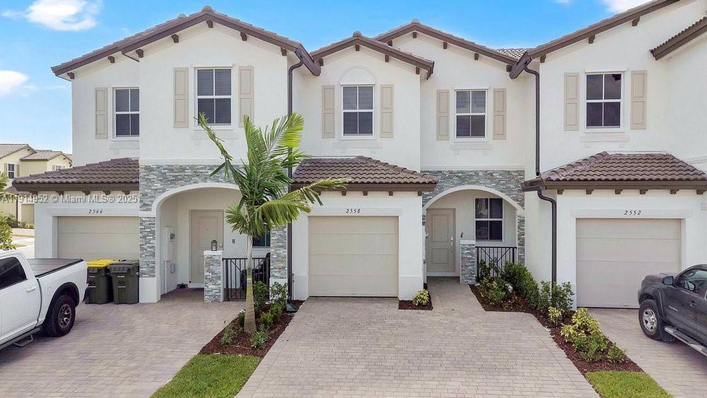 Townhouse for rent at 2558 SE 27th Dr, Homestead, FL 33035